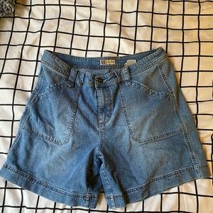 super cute trendy denim shorts